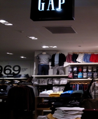 강남신세계 백화점 GAP 매장
