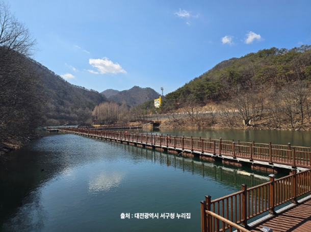 장태산 물빛거닐길