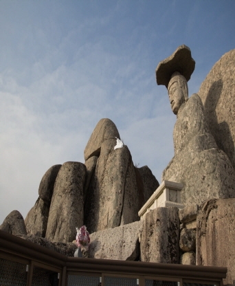 대구 동구청 갓바위